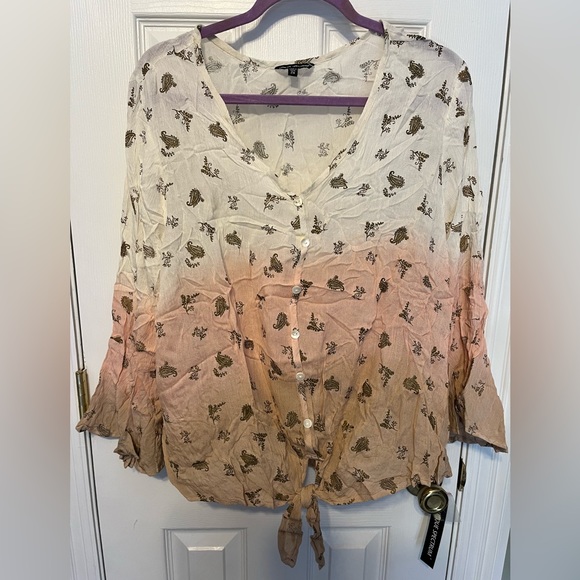 NWT white, tan & peach flared sleeved blouse 2X - Picture 1 of 5